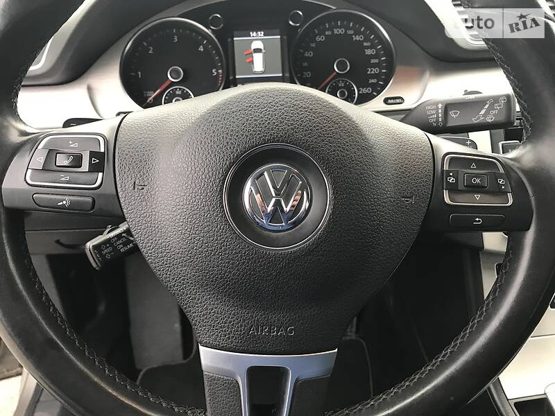 Універсал Volkswagen Passat 2012 в Черкасах