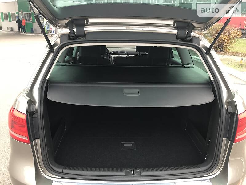 Універсал Volkswagen Passat 2012 в Черкасах
