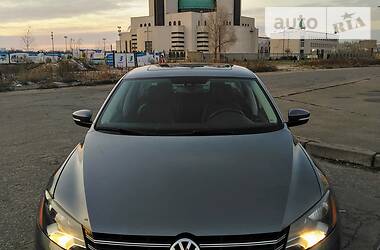 Седан Volkswagen Passat 2012 в Киеве