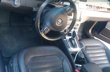 Універсал Volkswagen Passat 2011 в 