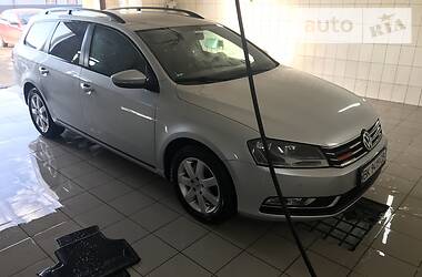 Універсал Volkswagen Passat 2012 в 