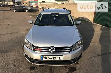 Універсал Volkswagen Passat 2012 в 