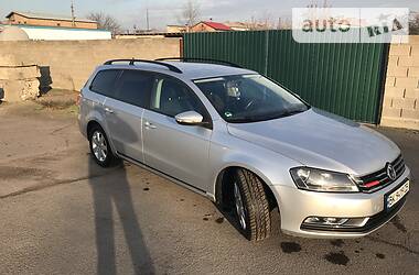 Універсал Volkswagen Passat 2012 в 