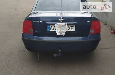 Седан Volkswagen Passat 2000 в Киеве