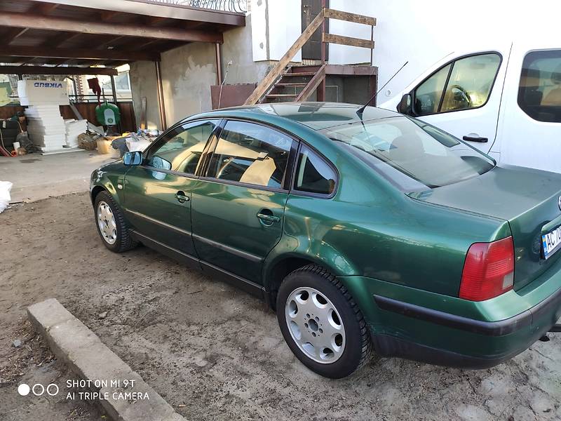 Седан Volkswagen Passat 1999 в Києві