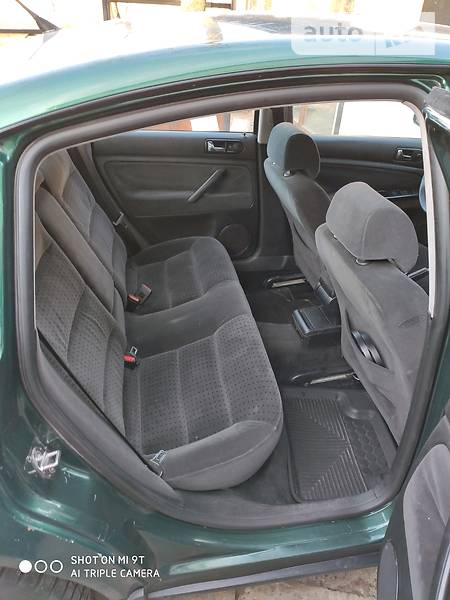 Седан Volkswagen Passat 1999 в Києві