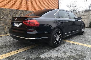 Седан Volkswagen Passat 2016 в Луцке