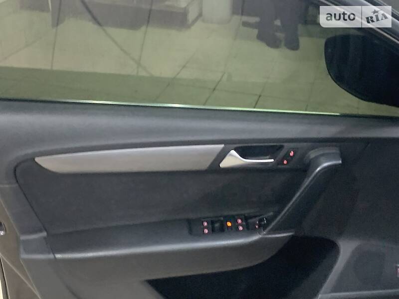 Седан Volkswagen Passat 2012 в Одесі