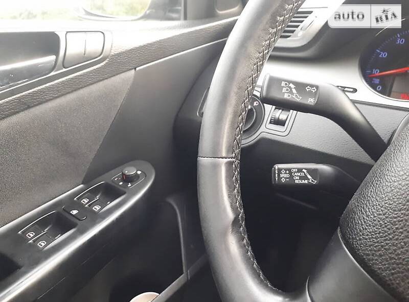 Седан Volkswagen Passat 2008 в Києві