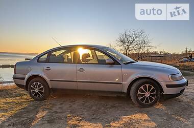 Седан Volkswagen Passat 2000 в 