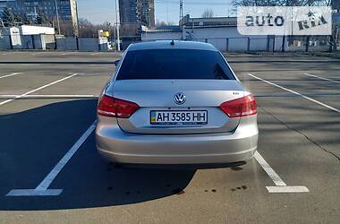 Седан Volkswagen Passat 2013 в Мариуполе