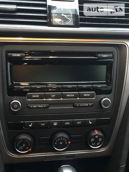 Седан Volkswagen Passat 2014 в Харкові