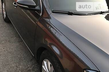 Універсал Volkswagen Passat 2012 в 