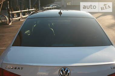 Седан Volkswagen Passat 2015 в 