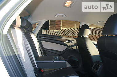 Седан Volkswagen Passat 2015 в 