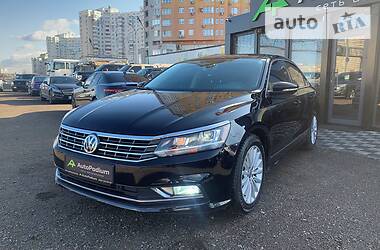 Седан Volkswagen Passat 2015 в Николаеве