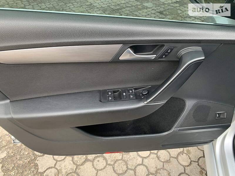 Універсал Volkswagen Passat 2014 в Кропивницькому