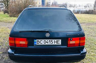 Універсал Volkswagen Passat 1994 в 