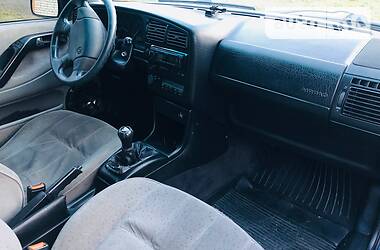 Універсал Volkswagen Passat 1994 в 