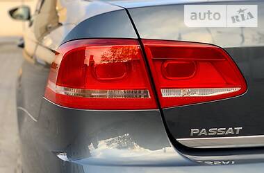 Седан Volkswagen Passat 2011 в 