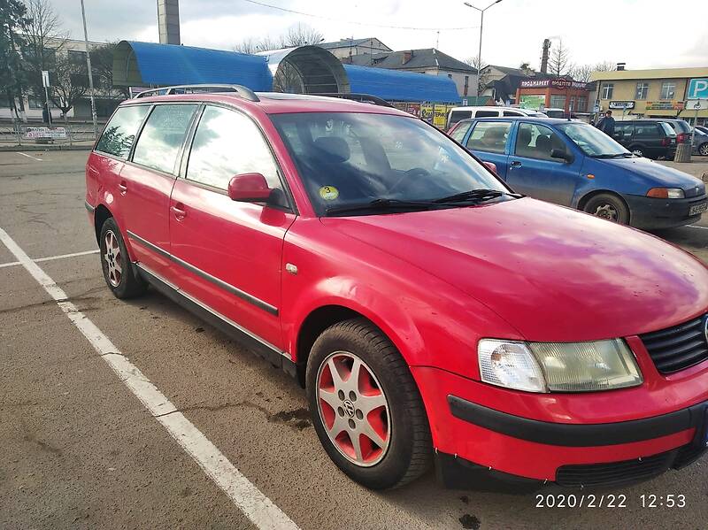 Универсал Volkswagen Passat 2000 в Коростене