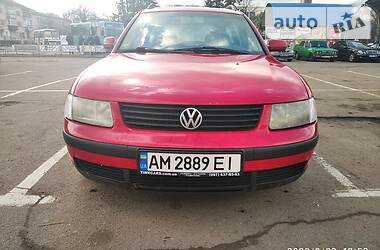 Універсал Volkswagen Passat 2000 в 