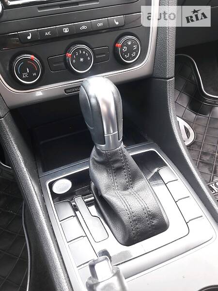 Седан Volkswagen Passat 2015 в Києві