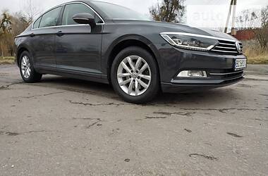 Седан Volkswagen Passat 2015 в 