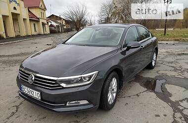 Седан Volkswagen Passat 2015 в 