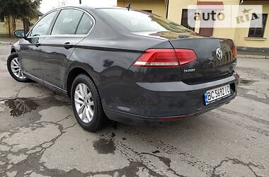 Седан Volkswagen Passat 2015 в 