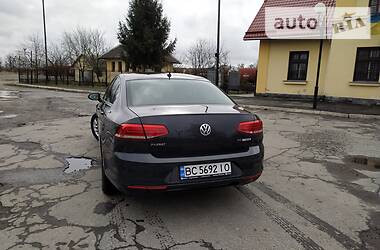 Седан Volkswagen Passat 2015 в 