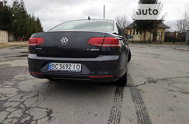 Седан Volkswagen Passat 2015 в 