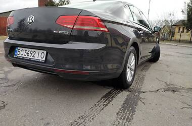 Седан Volkswagen Passat 2015 в 