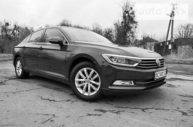 Седан Volkswagen Passat 2015 в 