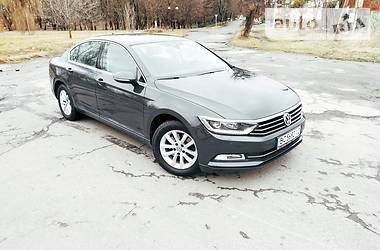 Седан Volkswagen Passat 2015 в 
