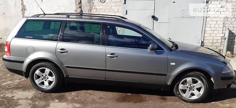 Універсал Volkswagen Passat 2002 в 