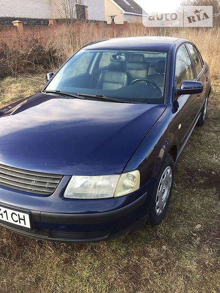 Седан Volkswagen Passat 1998 в Луцьку