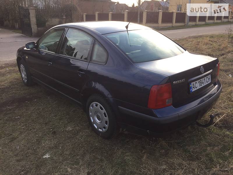 Седан Volkswagen Passat 1998 в Луцьку