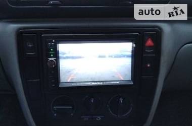 Седан Volkswagen Passat 1998 в 