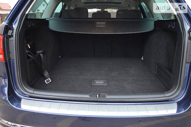 Універсал Volkswagen Passat 2014 в Івано-Франківську