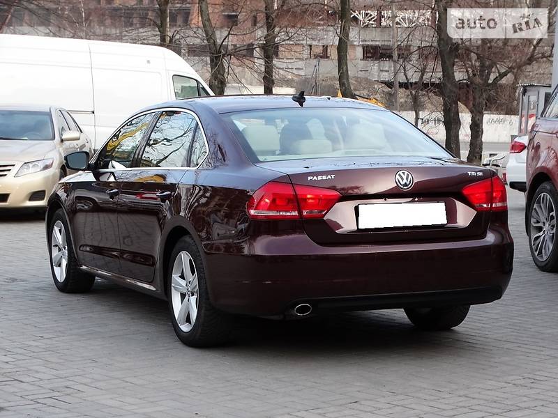 Седан Volkswagen Passat 2013 в Дніпрі