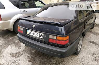 Седан Volkswagen Passat 1993 в Львове