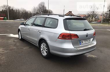 Универсал Volkswagen Passat 2012 в Ровно