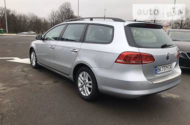 Универсал Volkswagen Passat 2012 в Ровно