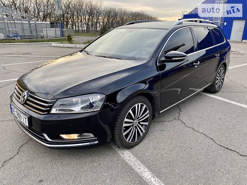 Універсал Volkswagen Passat 2012 в Дніпрі