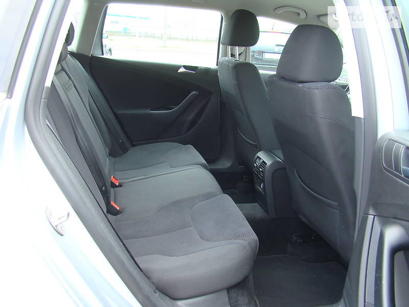 Універсал Volkswagen Passat 2010 в Луцьку