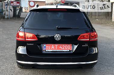 Універсал Volkswagen Passat 2012 в 