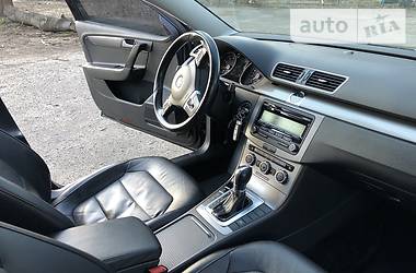 Універсал Volkswagen Passat 2012 в 