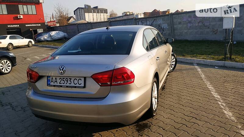 Седан Volkswagen Passat 2013 в Києві
