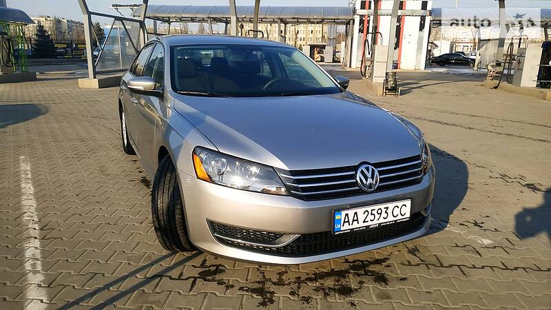 Седан Volkswagen Passat 2013 в Києві